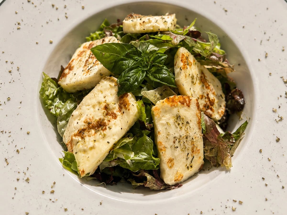 Pesto Soslu Hellimli Salata