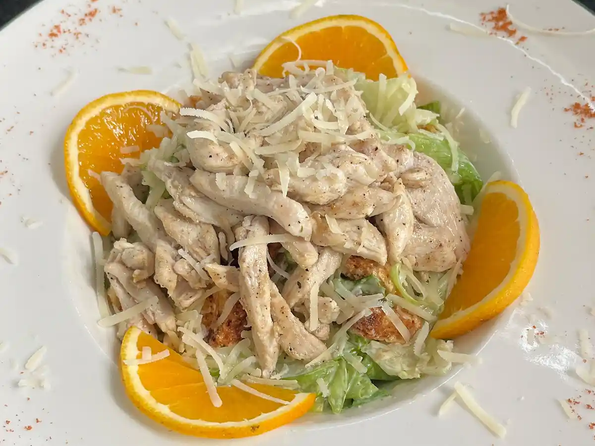 Tavuklu Sezar Salata